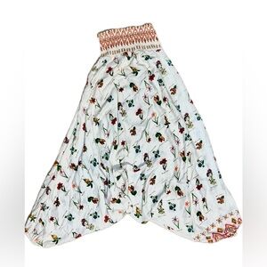 Off-white & Multicolor Flower Pattern Mishupant Yoga Pant